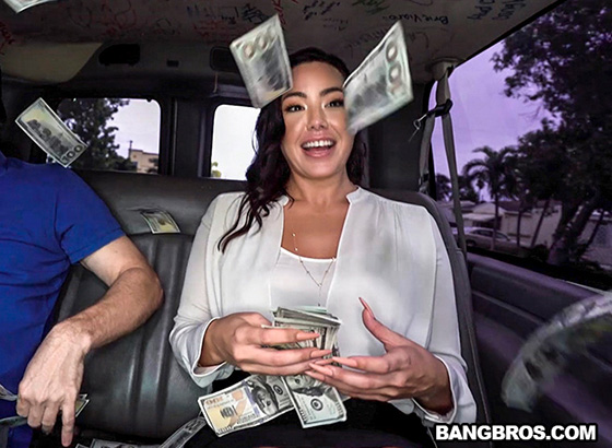 [BangBus] Kitten Latenight (Boss Bitch Takes A Ride / 12.16.2020)
