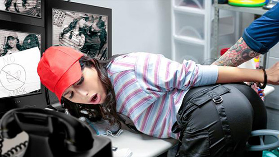 [Shoplyfter] Penelope Woods (Freedom of Skeet / 09.22.2021)