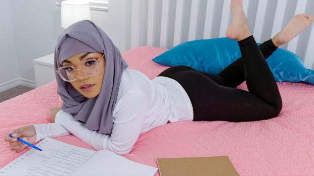 [HijabHookup] Summer Col (Bullies Be Gone / 03.20.2022)
