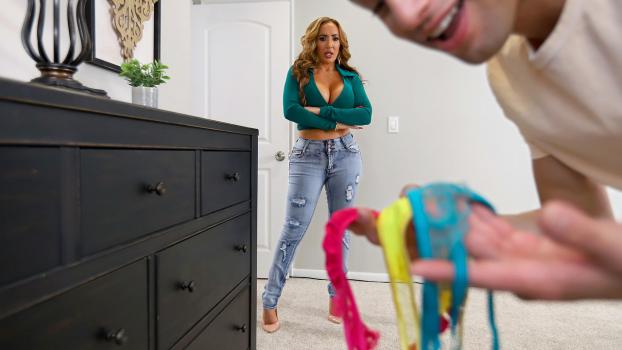 [MomsBoyToy] Richelle Ryan (Moms Panties / 05.30.2022)