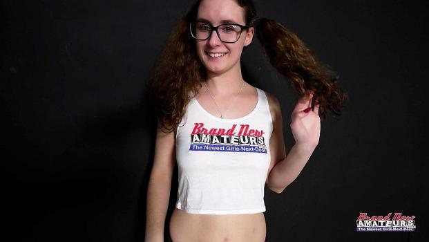 [BrandNewAmateurs] Dixie (Sexy Teen Glasses & Stockings Returns! / 09.08.2022)