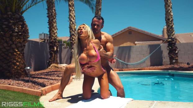 [RiggsFilms] Fit Kitty (By The Pool / 01.12.2023)