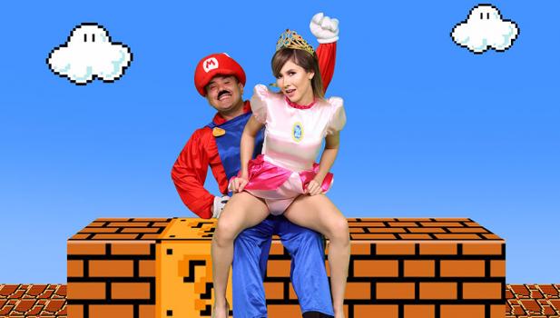 [SexMex] Esmeralda Duarte, Kari Cachonda (Super Mario Porno / 03.10.2023)