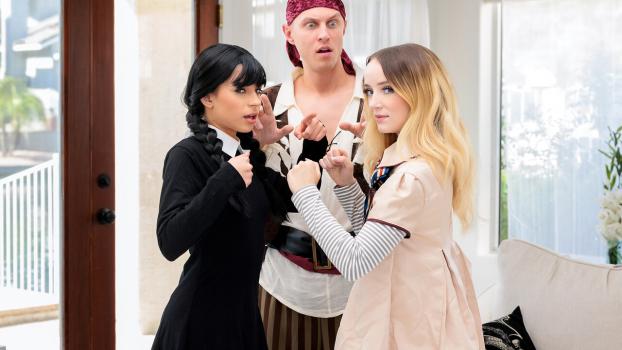 [MyFamilyPies] Aria Valencia, Maria Kazi (Megan Vs Wednesday / 10.10.2023)