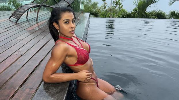 [FapHouse] Cah Inacio (Horny Brunette Brazilian with Great Ass Fucked in the Garden / 02.08.2024)