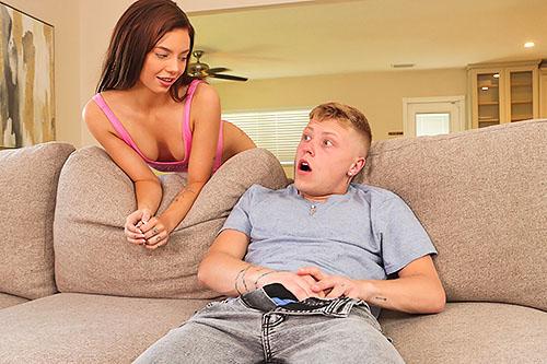 [Petite18] JoJo Austin (Bad Idea To Bang / 04.30.2024)