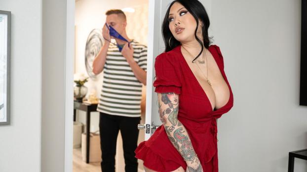 [BrazzersExxtra] Connie Perignon (I Need Privacy! Except In The Shower / 05.24.2024)