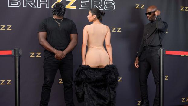 [BrazzersExxtra] Violet Myers (Brazzers Loves Violet's Asshole / 03.14.2025)